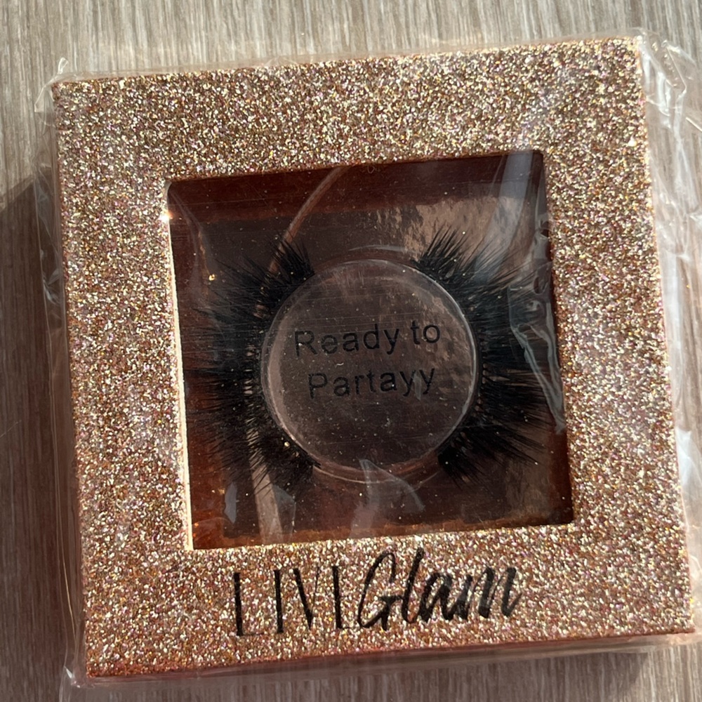 Glam Gold Glitter False Eyelashes